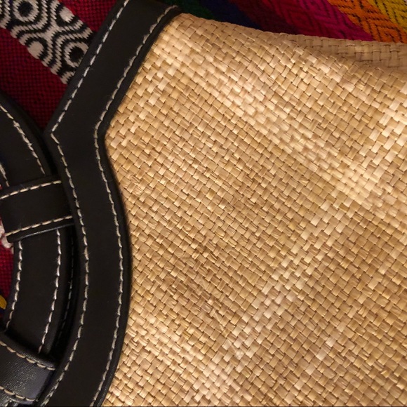 🌸5/$25🌸 Victoria’s Secret Woven Wicker Clutch - Picture 8 of 16